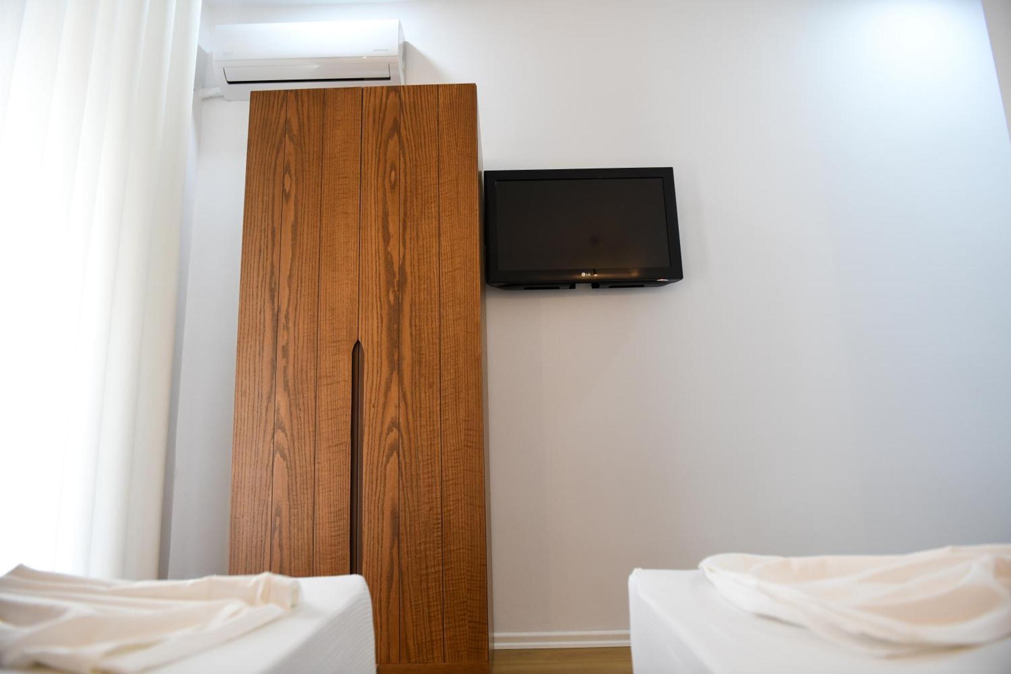Guest House Cela City Centre بيرات المظهر الخارجي الصورة