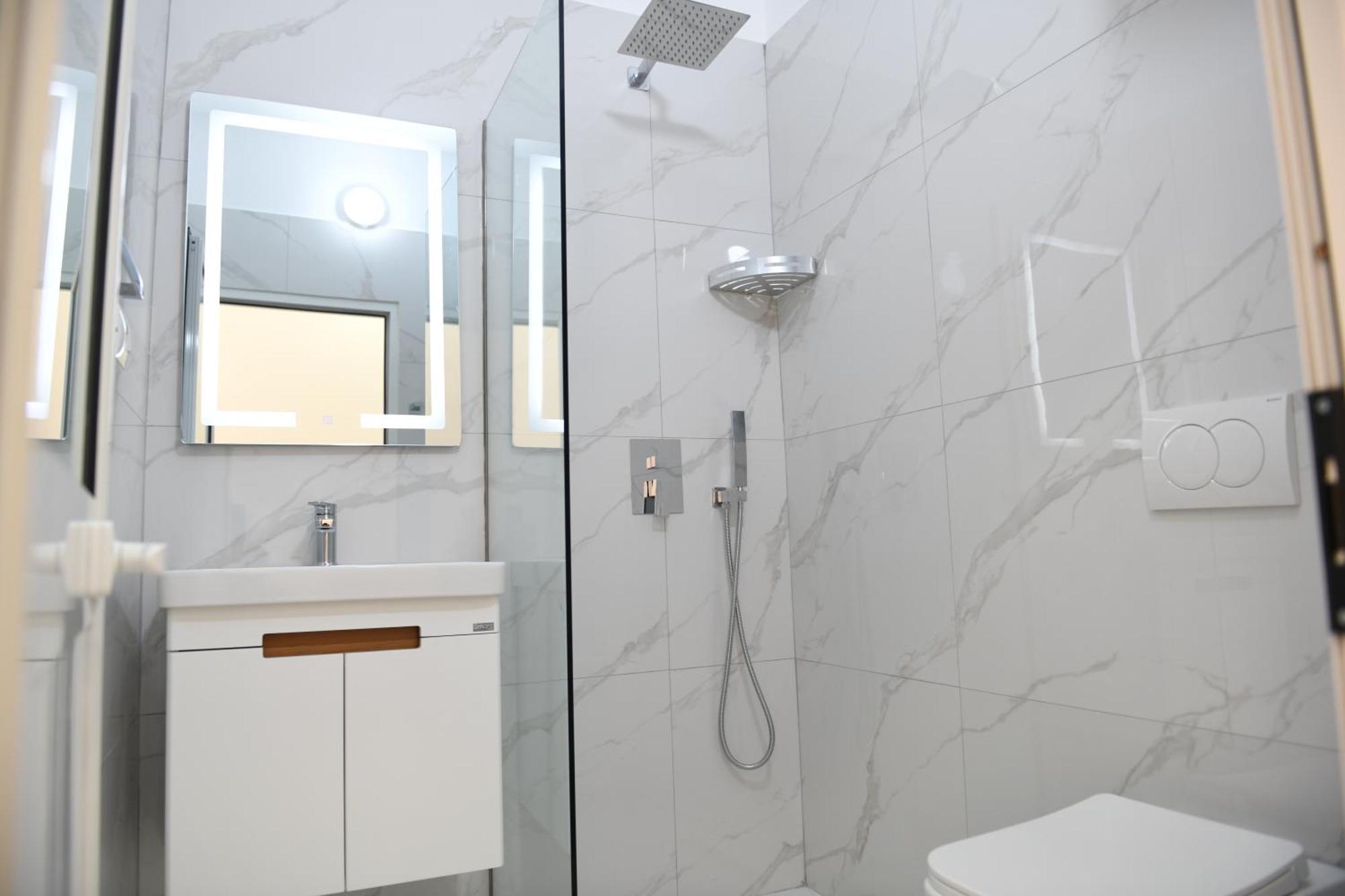 Guest House Cela City Centre بيرات المظهر الخارجي الصورة