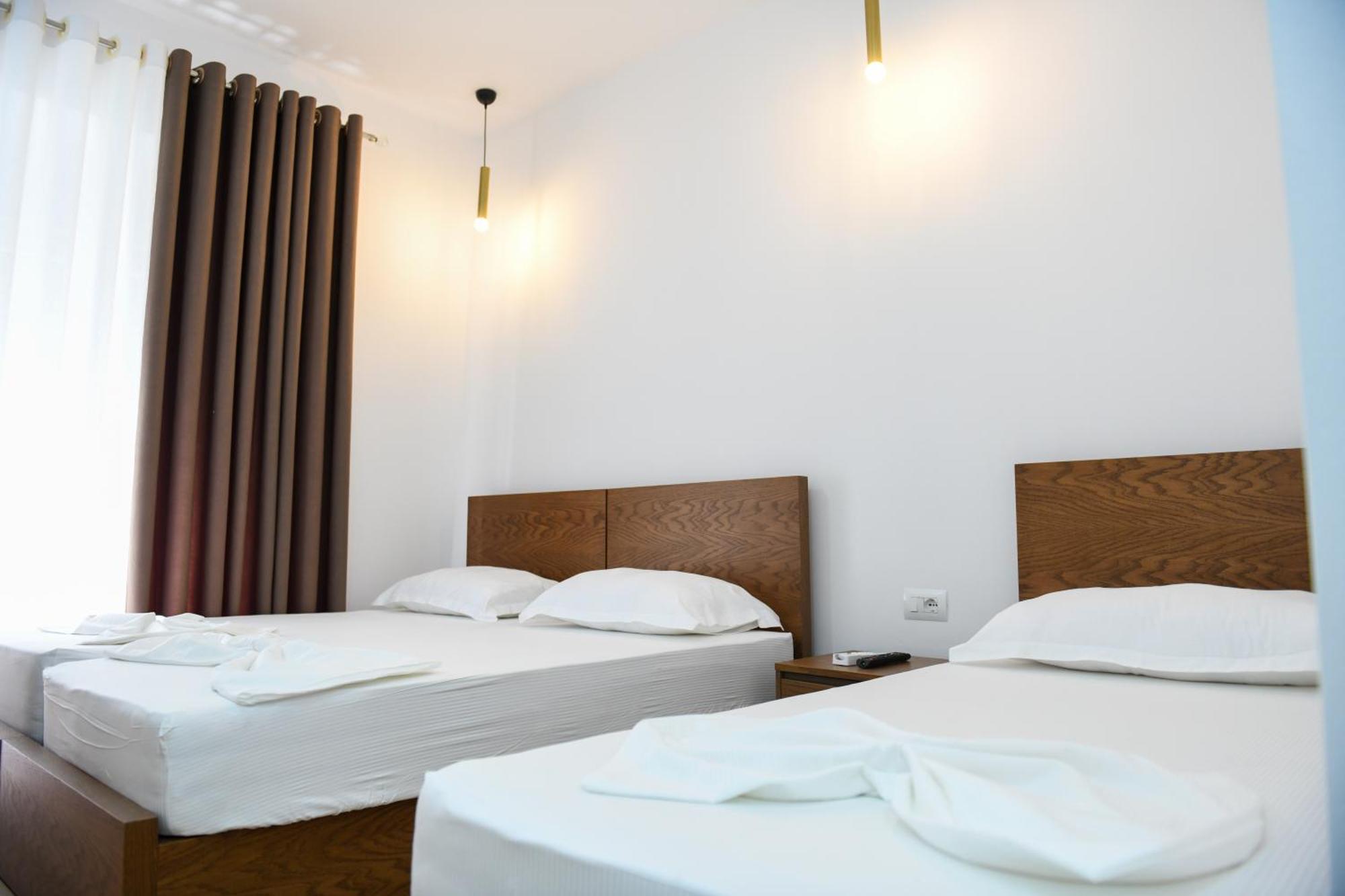 Guest House Cela City Centre بيرات المظهر الخارجي الصورة