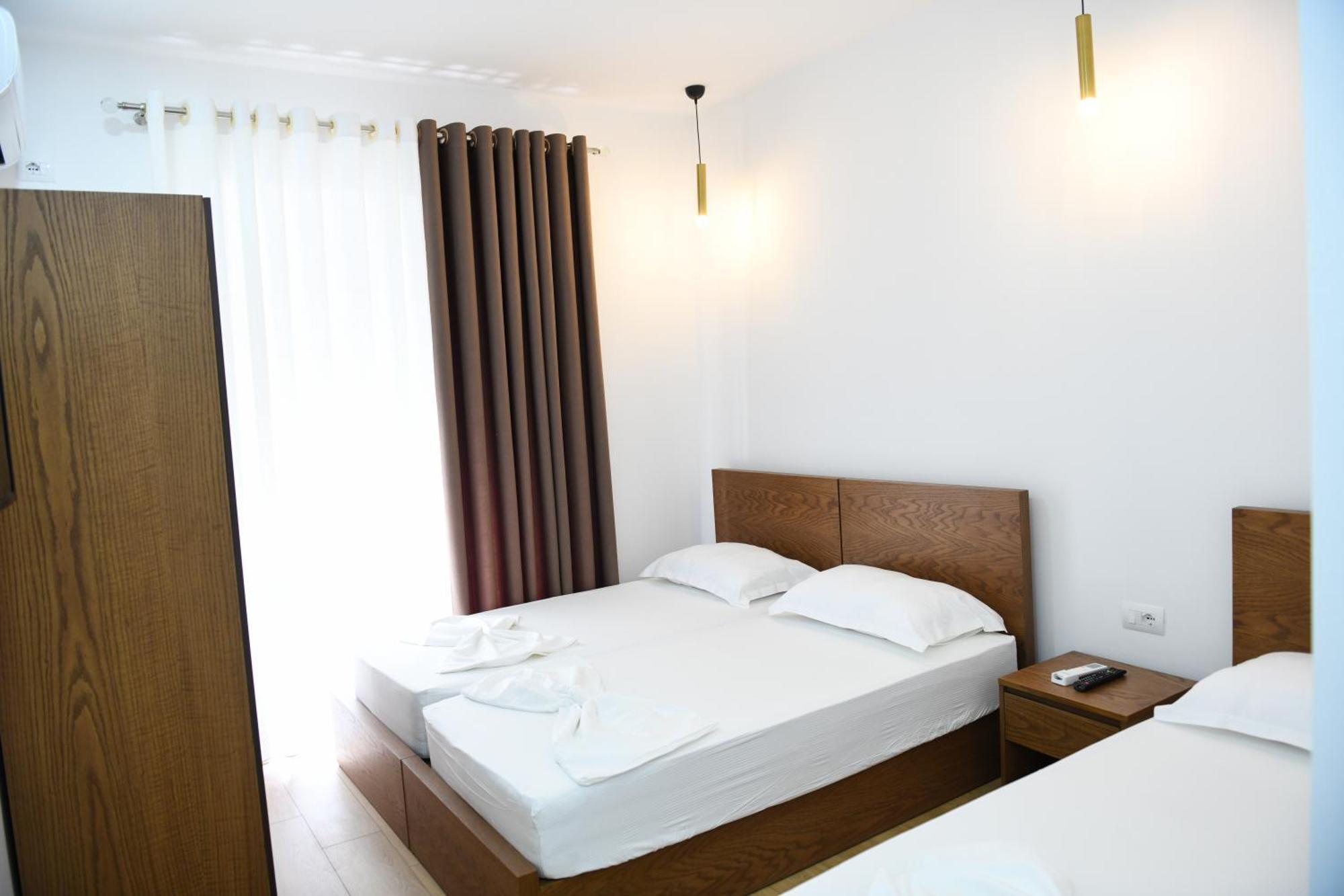 Guest House Cela City Centre بيرات المظهر الخارجي الصورة