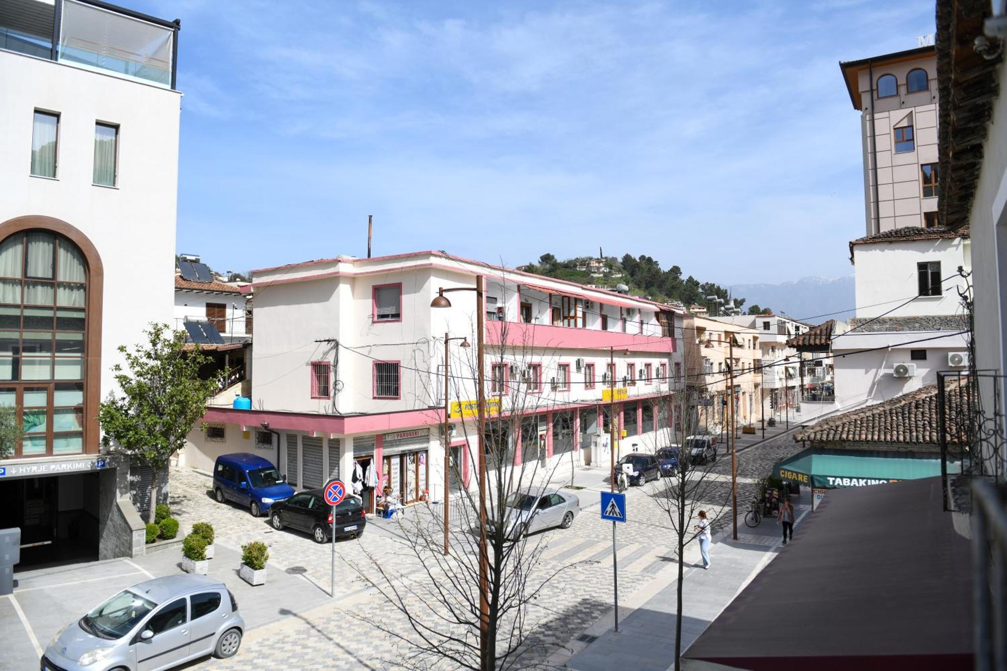 Guest House Cela City Centre بيرات المظهر الخارجي الصورة